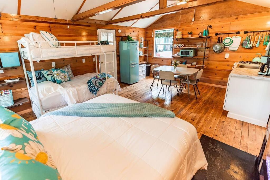 Big Blue Lake Cottages, Llc - Cottage #5 Holton المظهر الخارجي الصورة