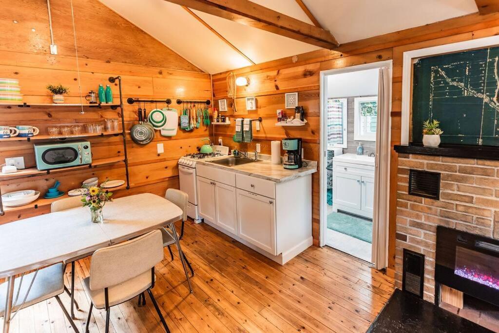 Big Blue Lake Cottages, Llc - Cottage #5 Holton المظهر الخارجي الصورة