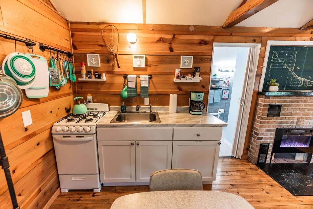 Big Blue Lake Cottages, Llc - Cottage #5 Holton المظهر الخارجي الصورة
